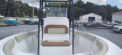 BOATZON | Clearwater Sportfishing Boats 2200CC 2025