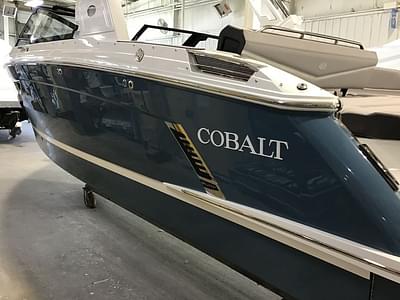 BOATZON | Cobalt Boats R6 Surf 2025