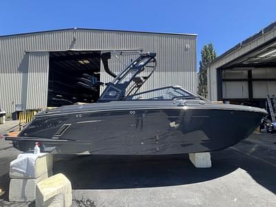BOATZON | Cobalt Boats R6 Surf 2025 BOATZON | Cobalt Boats R6 Surf 2025