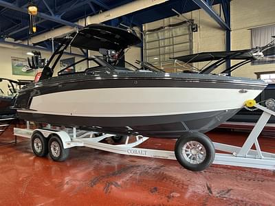 BOATZON | Cobalt Boats R6 Surf 2026