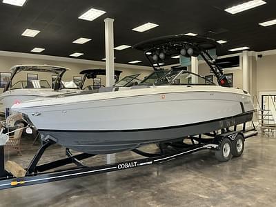 BOATZON | Cobalt Boats R8 Surf 2023