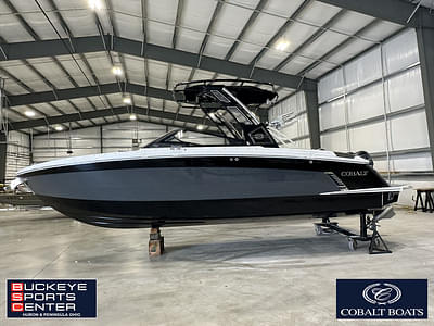 BOATZON | Cobalt Boats R8 Surf 2024 BOATZON | Cobalt Boats R8 Surf 2024