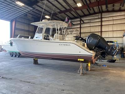 BOATZON | Cobia 301 Center Console 2021