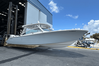 BOATZON | Cobia 330 DC 2021