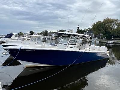 BOATZON | Cobia 344 Center Console 2017