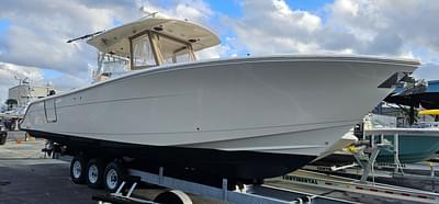 BOATZON | Cobia 344 Center Console 2017