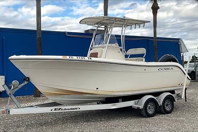 BOATZON | Cobia Boats 220 CC 2022 BOATZON | Cobia Boats 220 CC 2022
