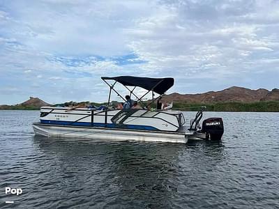 BOATZON | Crest Caribbean RS 250 SLRC Tritoon BOATZON | Crest Caribbean RS 250 SLRC Tritoon