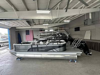BOATZON | Crest Classic 240 SLC Tritoon 2025 BOATZON | Crest Classic 240 SLC Tritoon 2025