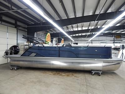 BOATZON | Crest Classic 240 Tritoon 2025