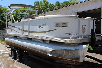 BOATZON | Crest Pontoons II LM 22 2004 BOATZON | Crest Pontoons II LM 22 2004