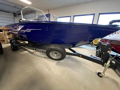 BOATZON | Crestliner 1850 Super Hawk WalkThrough JS 2022 BOATZON | Crestliner 1850 Super Hawk WalkThrough JS 2022