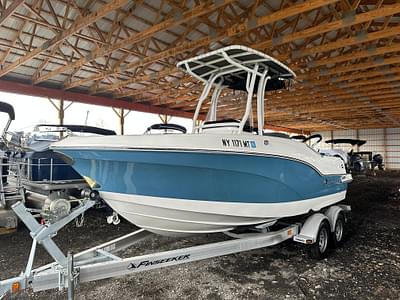 BOATZON | Crownline 200 CC Finseeker 2021