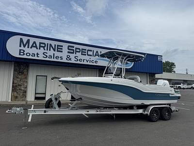 BOATZON | Crownline 230CC Finseeker 2025