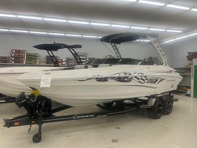 BOATZON | Crownline 240LPX 2025