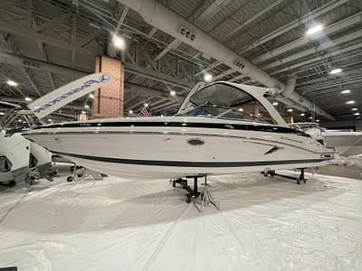 BOATZON | Crownline 310 XSS 2025