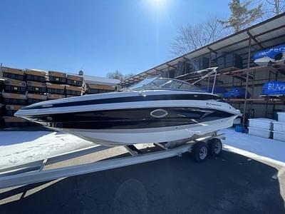 BOATZON | Crownline E235 2023