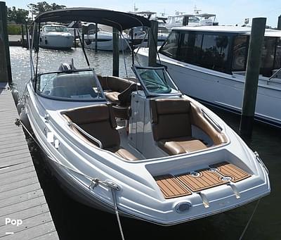 BOATZON | Crownline E235 XS