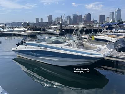 BOATZON | Crownline E235XS 2022