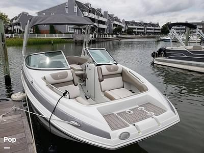 BOATZON | Crownline E235XS