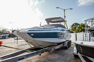 BOATZON | Crownline E305 XS 2021
