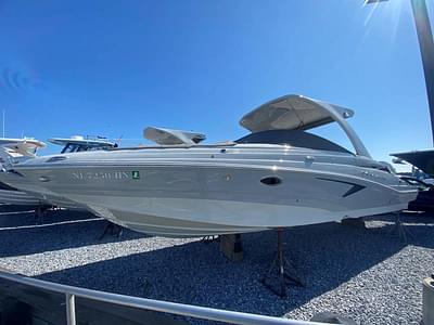 BOATZON | Crownline E305 XS 2021