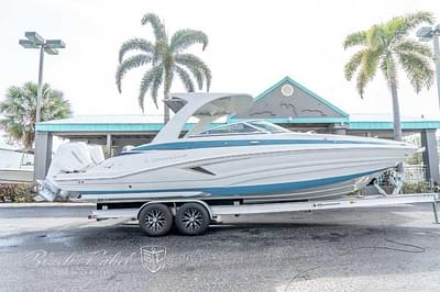 BOATZON | Crownline E305 XS 2024