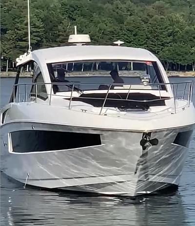 BOATZON | Cruisers 390 Express Coupe 2018