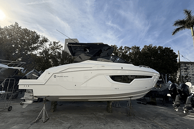 BOATZON | Cruisers Yachts 34 GLS Outboard 2022