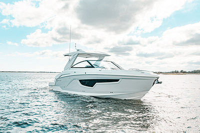 BOATZON | Cruisers Yachts 34 GLS Outboard 2025