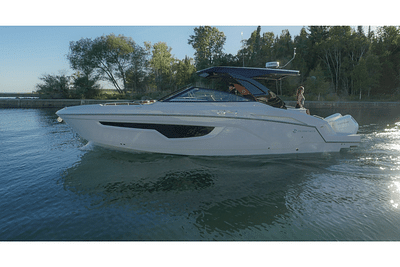 BOATZON | Cruisers Yachts 34 GLS South Beach Outboard 2024