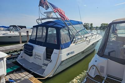 BOATZON | Cruisers Yachts 3670 Esprit 1989