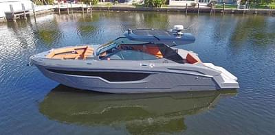 BOATZON | Cruisers Yachts 38 GLS 2023