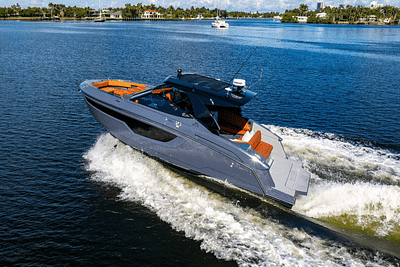 BOATZON | Cruisers Yachts 38 GLS 2023