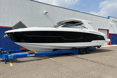 BOATZON | Cruisers Yachts 38 GLS 2024