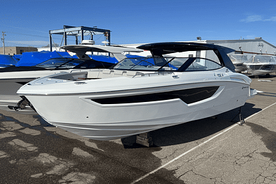 BOATZON | Cruisers Yachts 38 GLS 2025