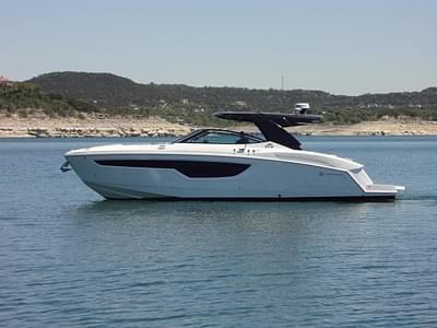 BOATZON | Cruisers Yachts 38 GLS IO 2021 BOATZON | Cruisers Yachts 38 GLS IO 2021