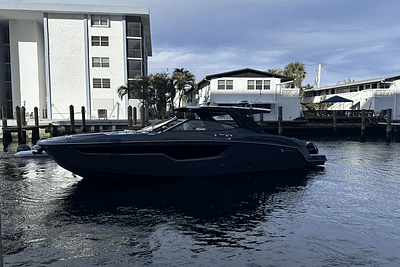 BOATZON | Cruisers Yachts 38 GLS OB 2023