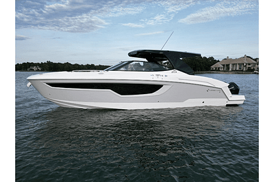 BOATZON | Cruisers Yachts 38 GLS Outboard 2024