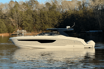 BOATZON | Cruisers Yachts 38 GLS Outboard 2024