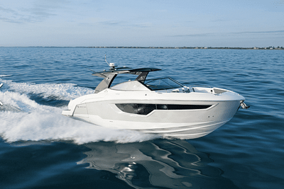 BOATZON | Cruisers Yachts 38 GLS Outboard 2025