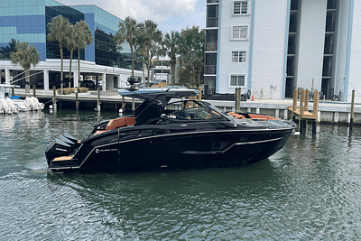 BOATZON | Cruisers Yachts 38 GLS SOUTH BEACH OB 2022