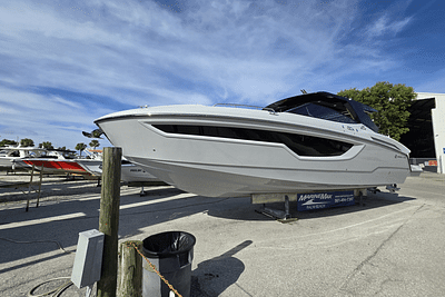 BOATZON | Cruisers Yachts 38 GLS South Beach Outboard 2024