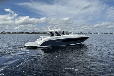 BOATZON | Cruisers Yachts 39 EXPRESS COUPE 2019