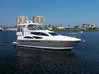 BOATZON | Cruisers Yachts 415 Express Motoryacht 2007