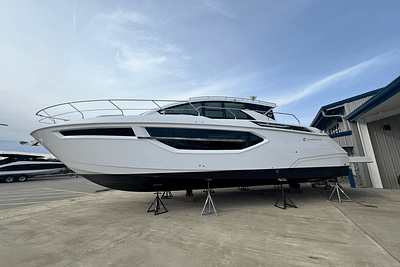 BOATZON | Cruisers Yachts 42 Cantius 2024