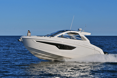 BOATZON | Cruisers Yachts 42 GLS 2023