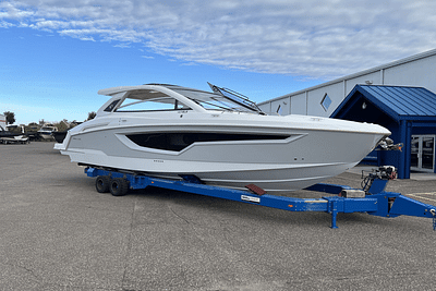 BOATZON | Cruisers Yachts 42 GLS 2025