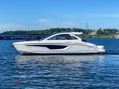 BOATZON | 2021 Cruisers Yachts 42 GLS OB