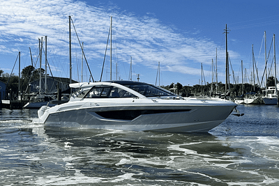 BOATZON | Cruisers Yachts 42 GLS Outboard 2024